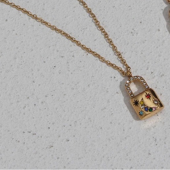 ◾️18K Gold Plated Cubic Zirconia Paved Small Lock Pendant Necklace - Picture 5 of 10